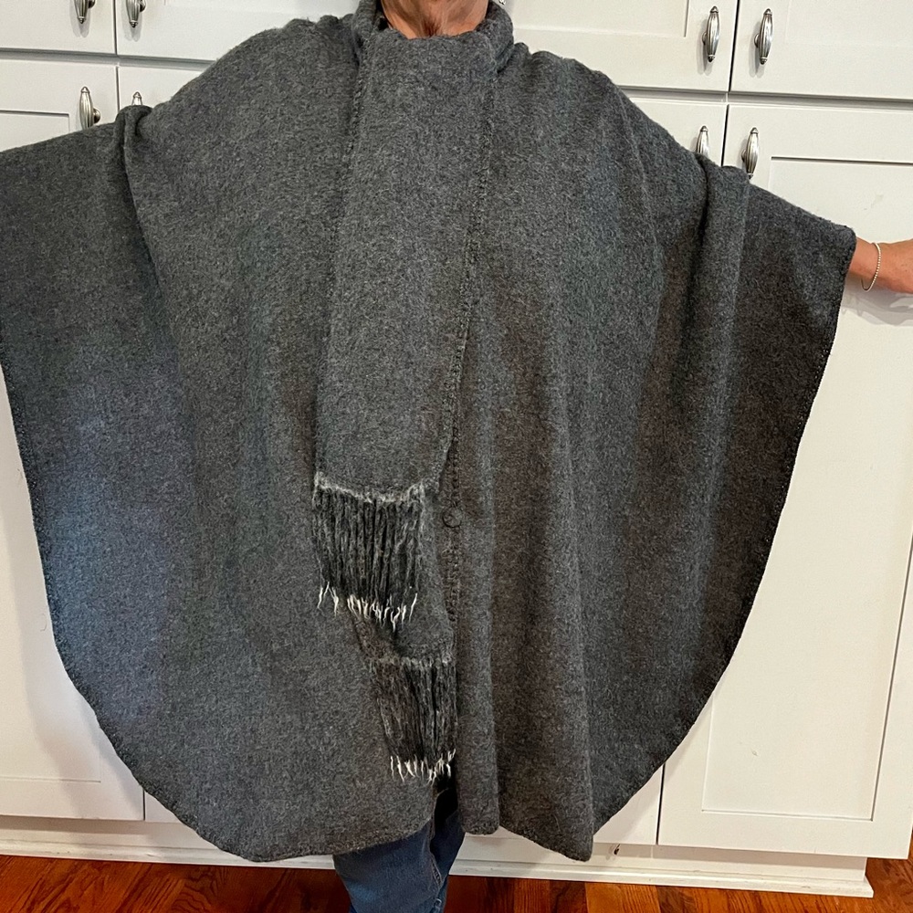 Baby alpaca cape/pancho, medium weight & warm